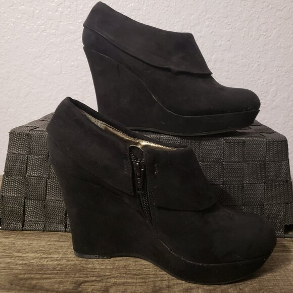 Black Suede wedges - Picture 3 of 7